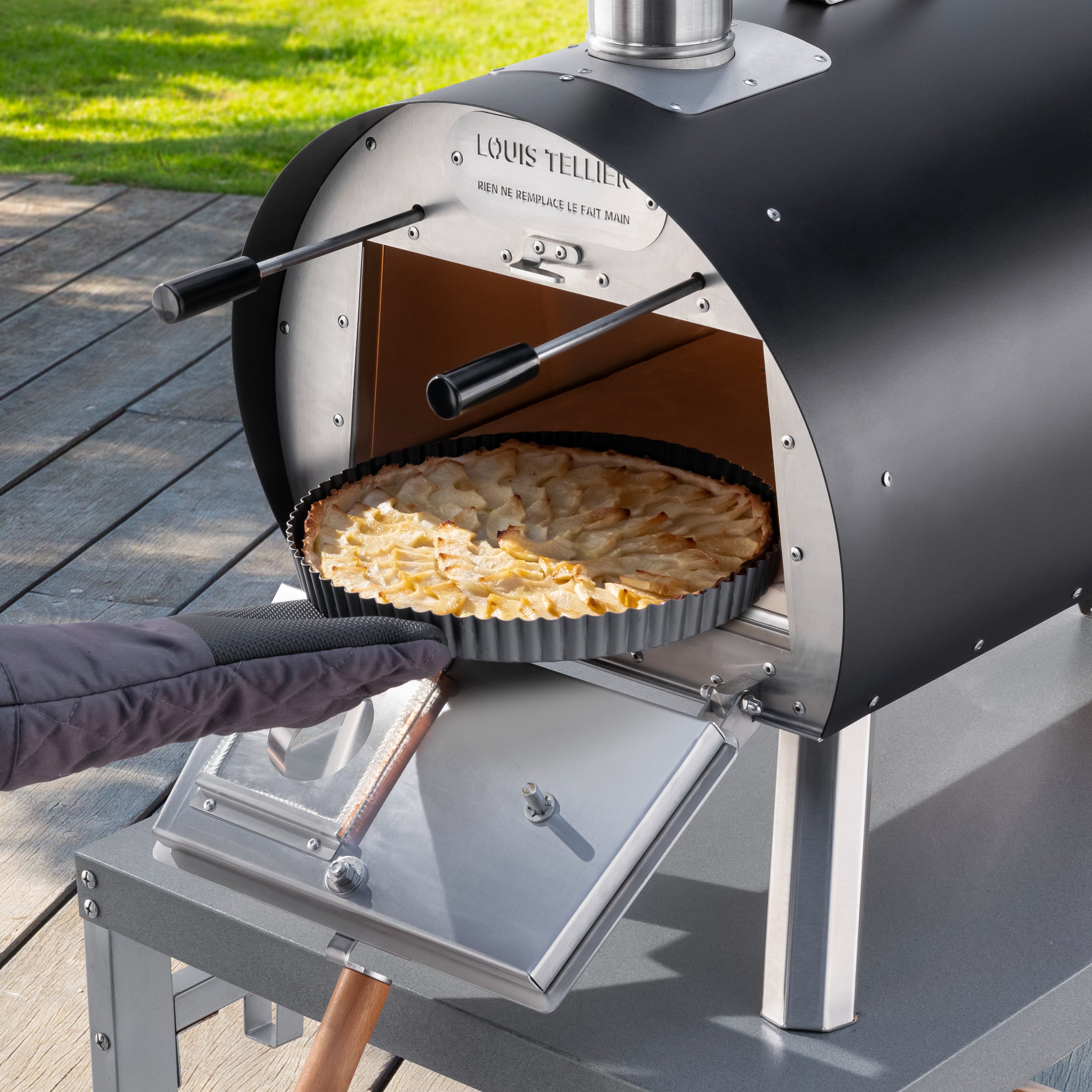 Outdoor wood-fired oven MARCEL